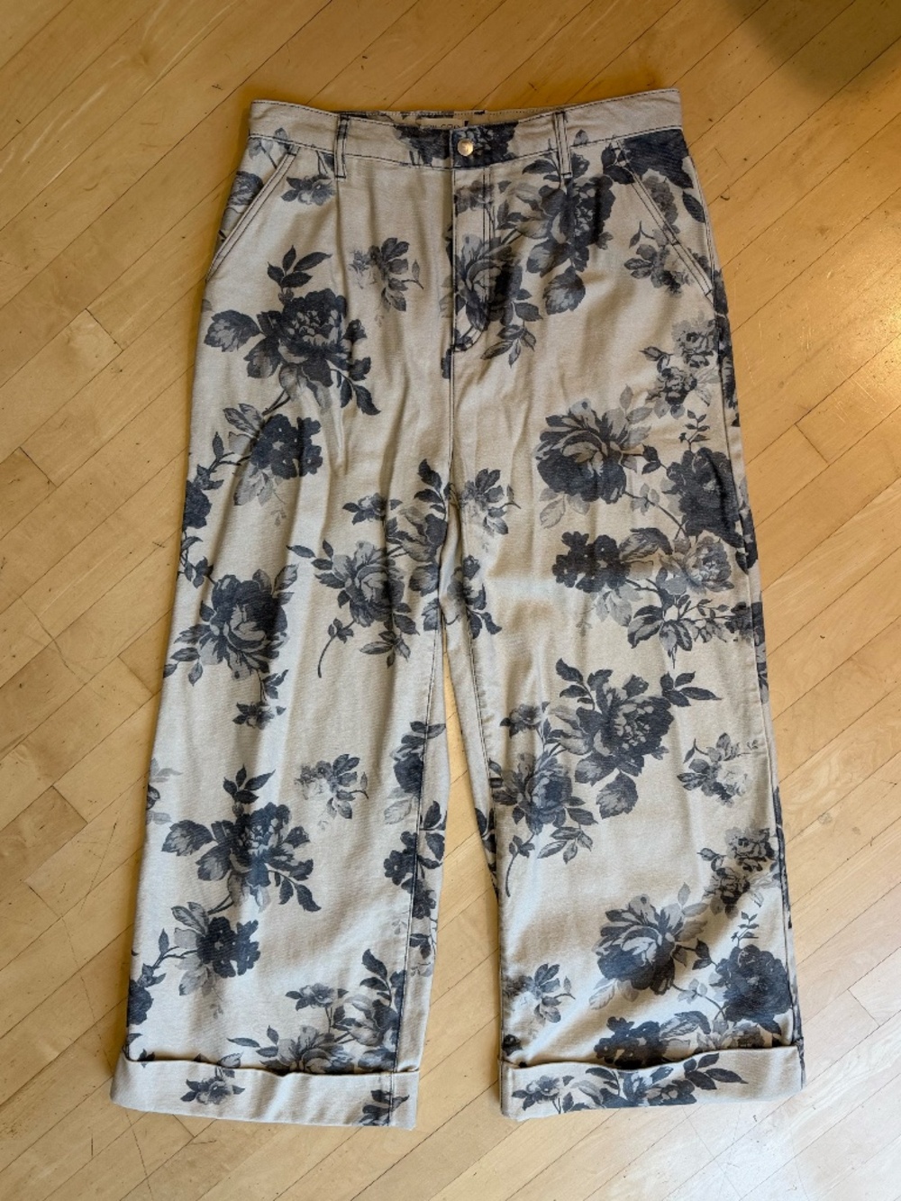 Pilcro The Leon grey floral wide leg,hi rise cuffed jeans, - Picture 5 of 8